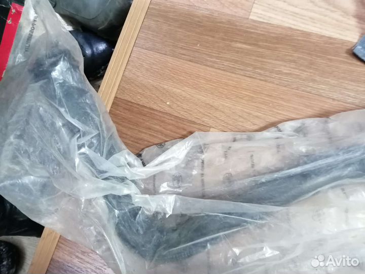 Патрубок радиатора на renault logan