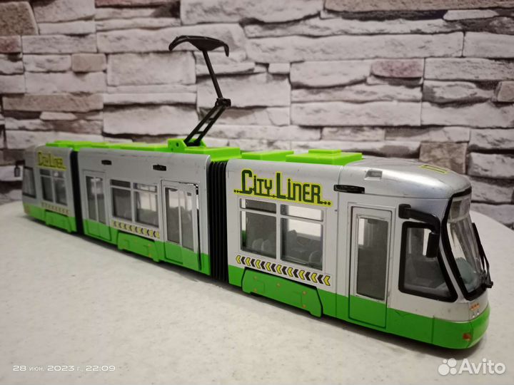 Трамвай игрушка