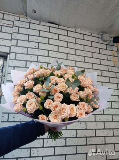 Букет из кустовые розы