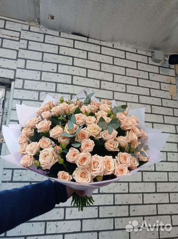 Букет из кустовые розы