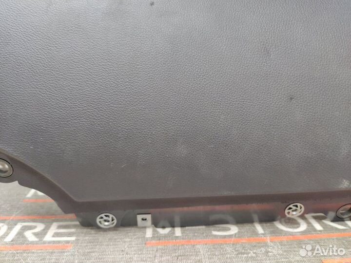 Накладка под руль передняя правая Bmw 7-Series E65