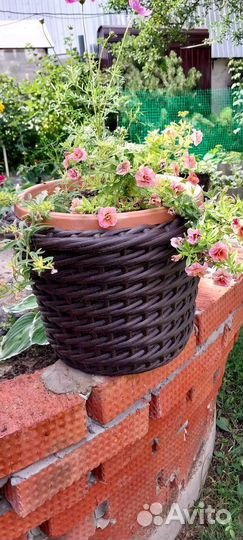 Кашпо напольное из ротанга