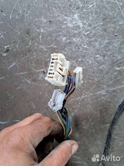 Проводка двери передний Mitsubishi Mirage