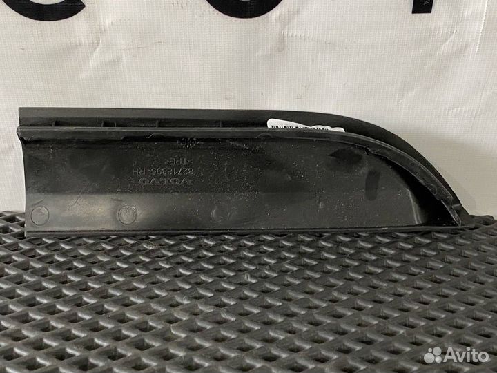 Резинка спойлера Volvo FH4 82718895