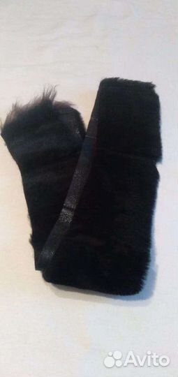 Отрезы тканей и мех на воротник