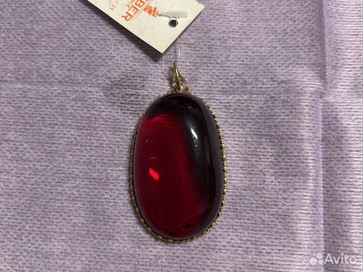 Золотой кулон