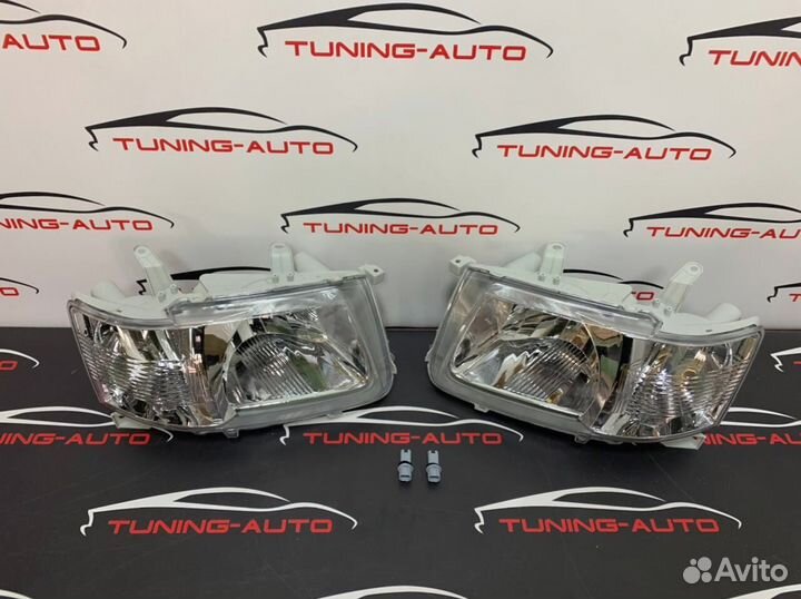 Передние фары Toyota Succeed Probox XP50