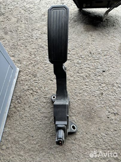 Педаль газа Toyota Auris 78110-02010