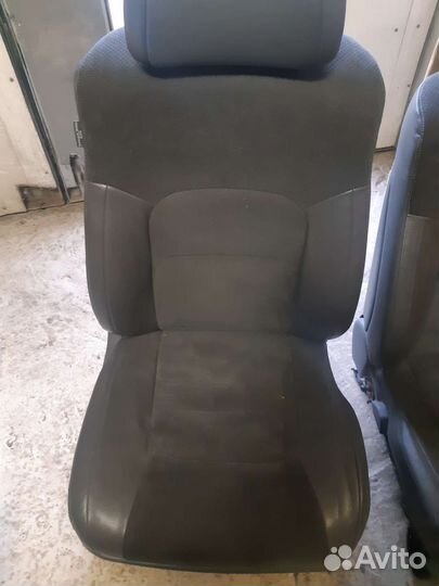Передние сиденья от land cruiser 200