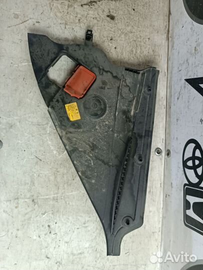 Накладка моторного отсека BMW 1 юF20