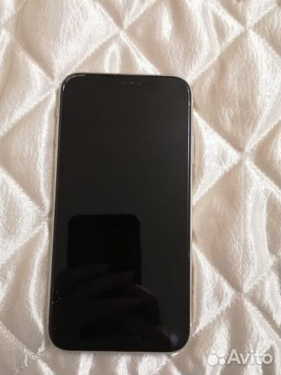 Телефон iPhone 11