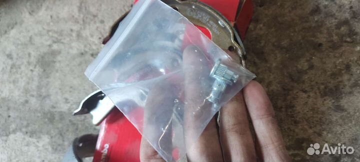 Колодки ручного тормоза Mitsubishi