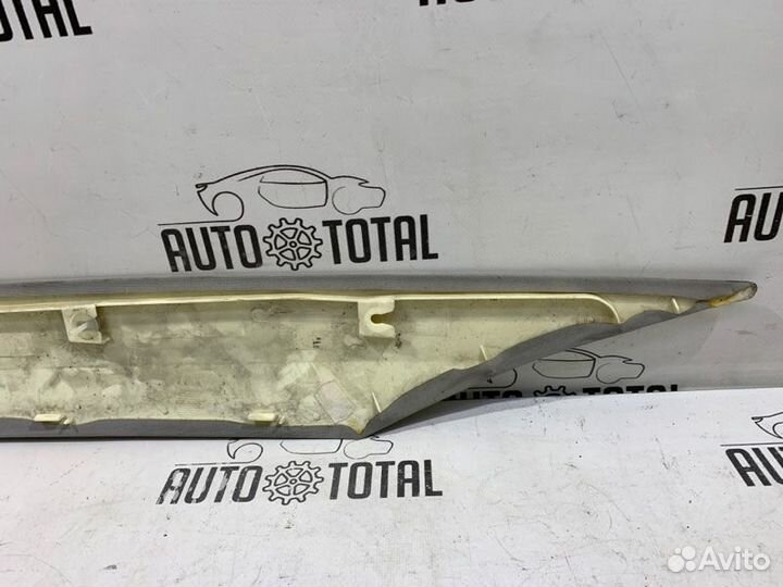 Обшивка стойки задняя левая Bmw 745 E65 N62B44