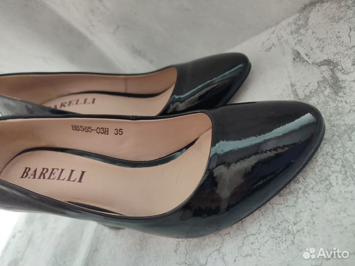 Туфли женские, лаковые