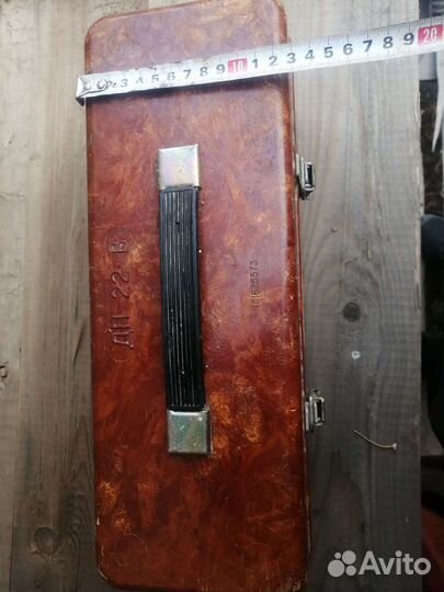 Ящик с ручкой на замочках