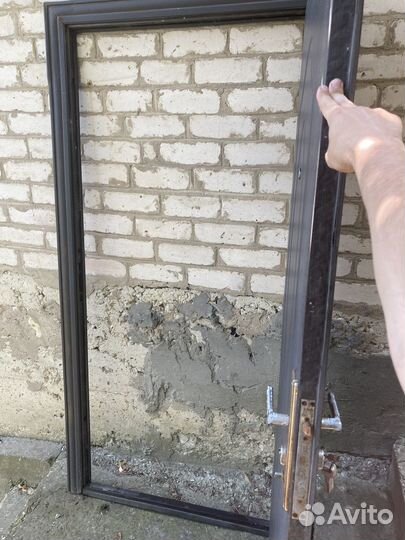 Металлическая дверь бу 209*105