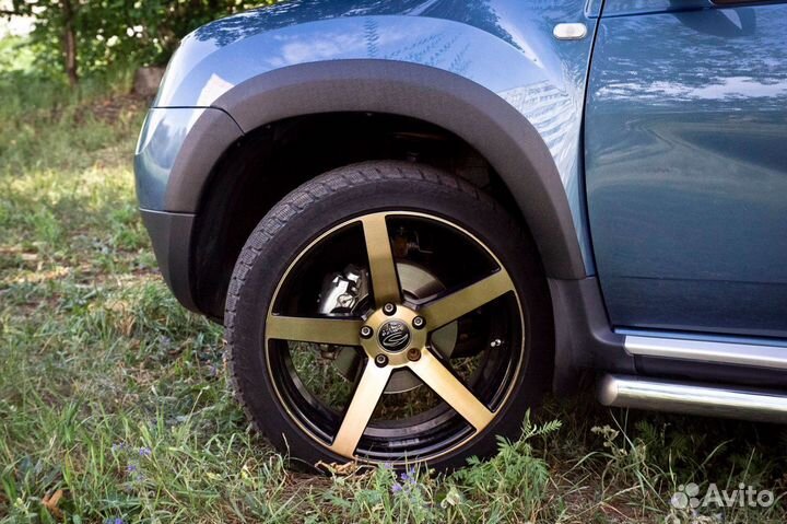 Накладки на колёсные арки Renault Duster 2010-2014