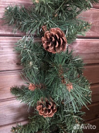 Гирдянда из искусственных еловых веток