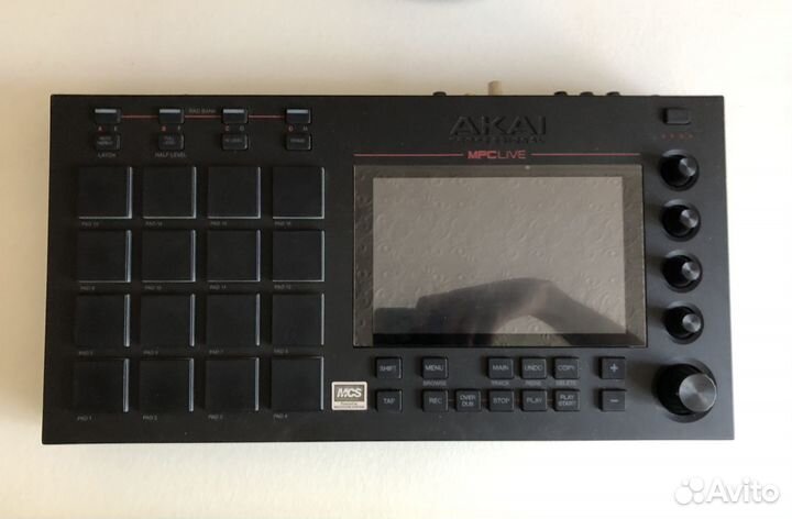 Akai MPC Live + Decksaver