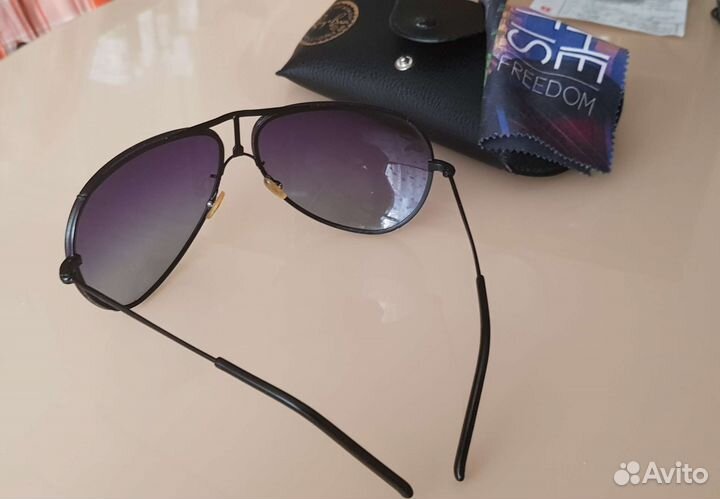 Солнцезащитные очки Carrera