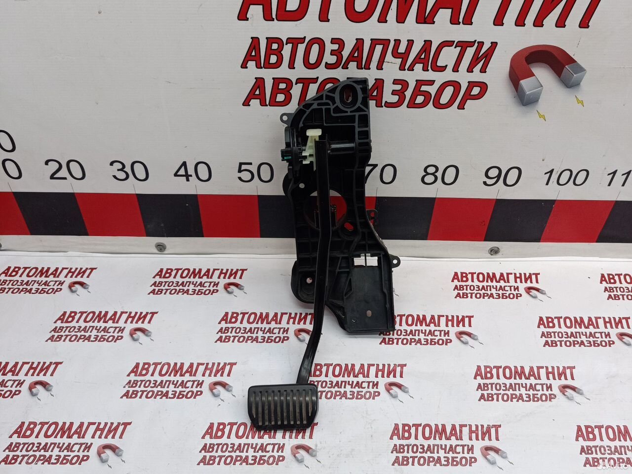 Педаль тормоза Geely Monjaro