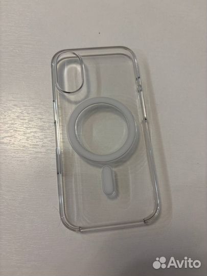 Оригинальный чехол на iPhone 16