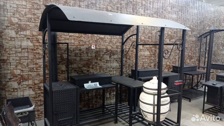 Мангал с крышей