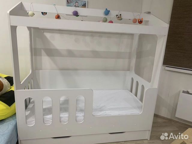 Детская кровать с бортиком и ящиками объявление продам