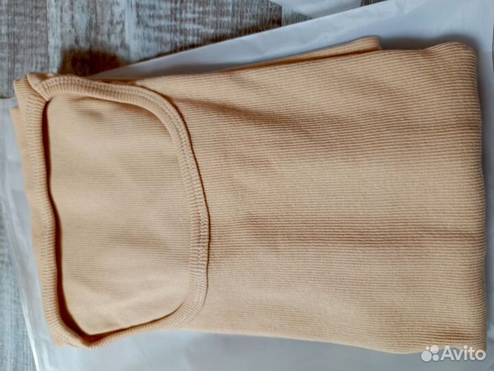 Платье с вырезом