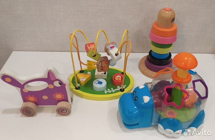 Развивающие игрушки для малышей пакетом