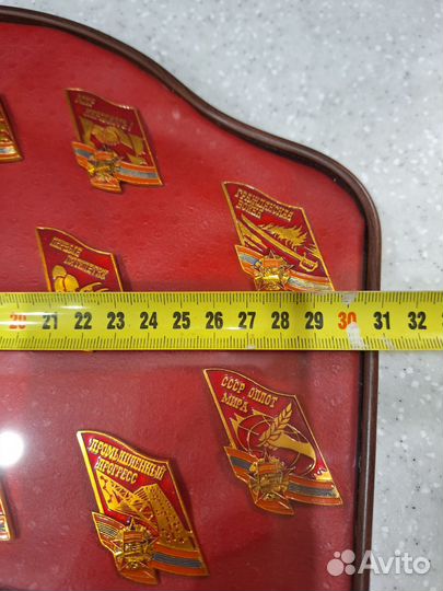 Настенный флаг со значками