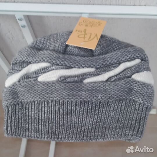 Объёмная шапка (40 акрил, 60 шерсть)