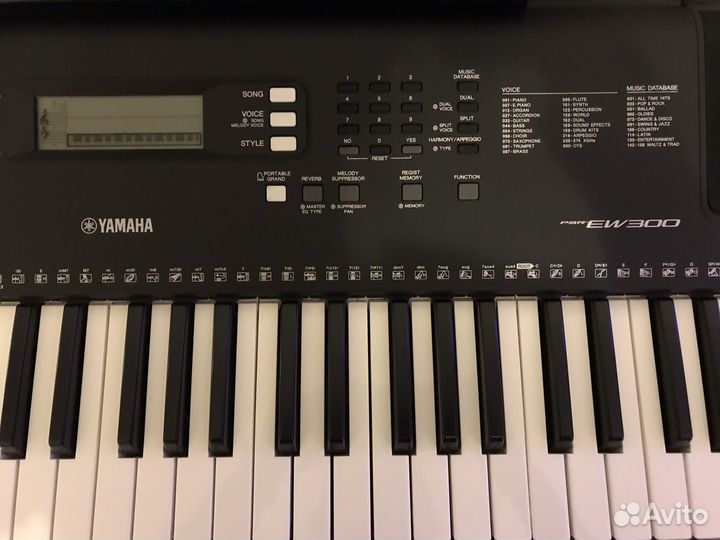 Yamaha PSR EW300