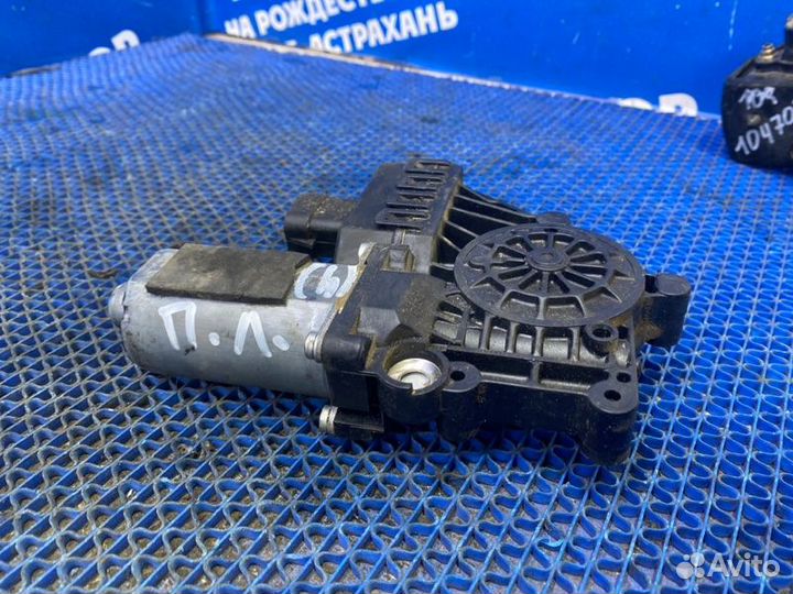 Моторчик стеклоподъемника Opel Astra H купе Z18XER