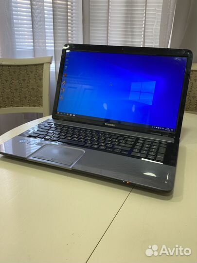 Отличный ноутбук Toshiba satellite l875 core i3