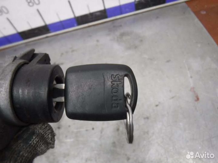 Замок зажигания Skoda Octavia A4 BFQ 2007