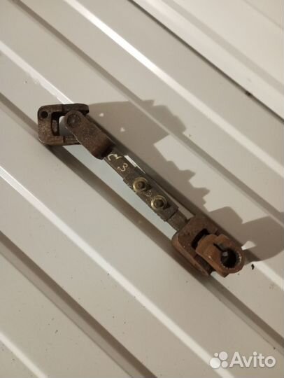 Крестовина рулевого вала Passat b3