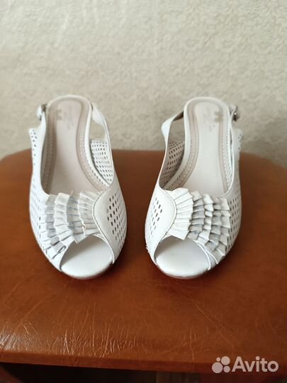 Босоножки женские 38 размер