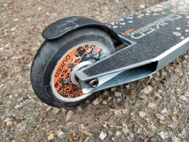 Трюковой самокат tech team duker 404