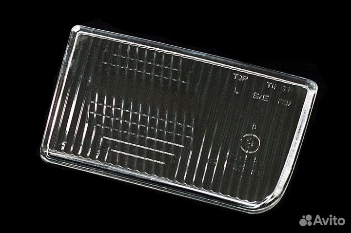 Стекло противотуманных фар BMW E34 88 левое