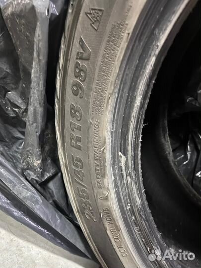 Kumho WinterCraft Ice Wi51 235/45 R18