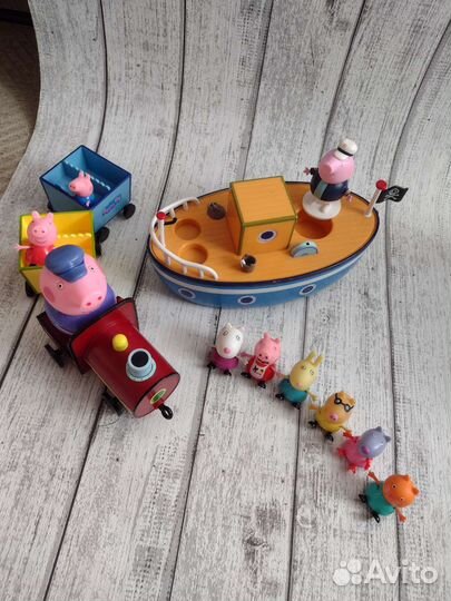 Домики, машинки свинки Пеппы и др.из мультика
