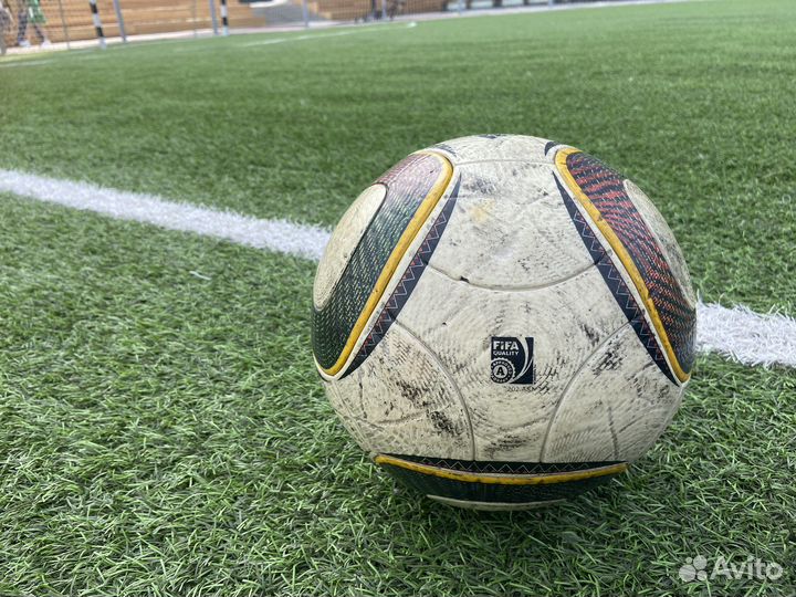 Футбольный мяч adidas jabulani
