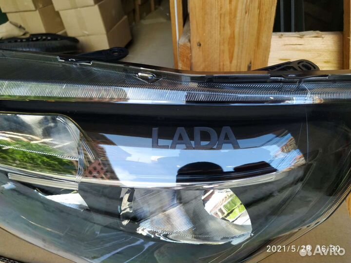 Фара Передняя на Лада Веста