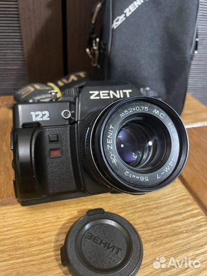 Пленочный фотоаппарат « зенит 122»
