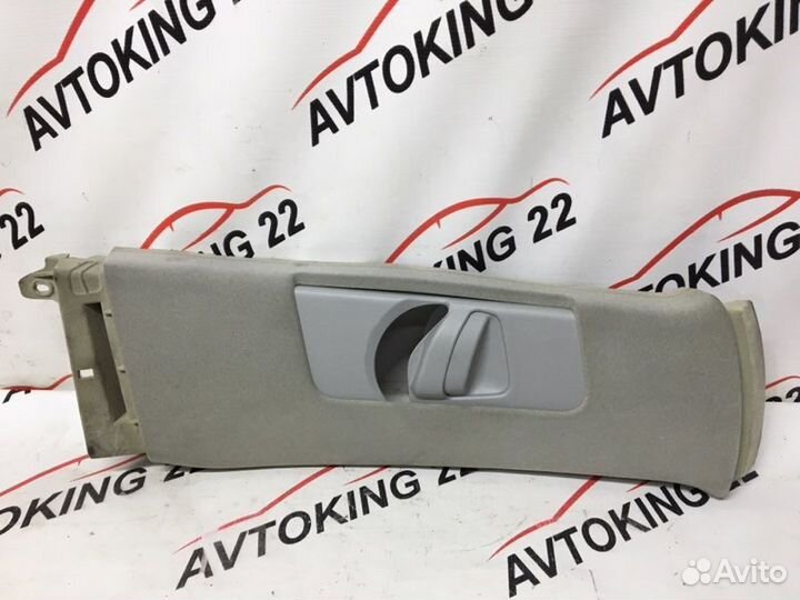 Накладка на стойку кузова правая Toyota Harrier