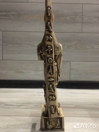 Статуэтка из кости верблюда