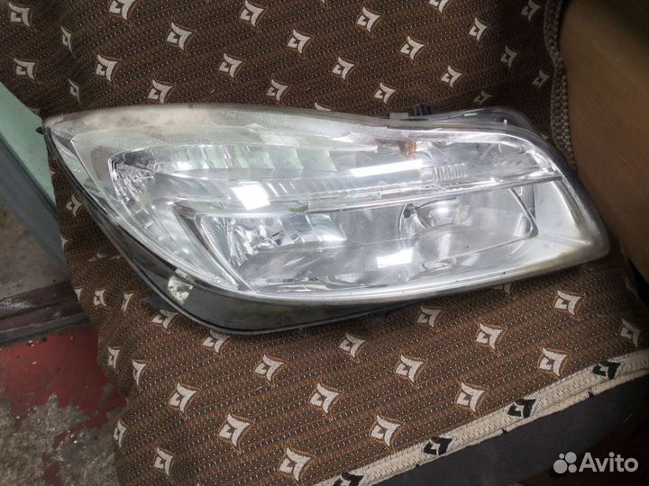 Фара правая Opel Insignia 2008-2017