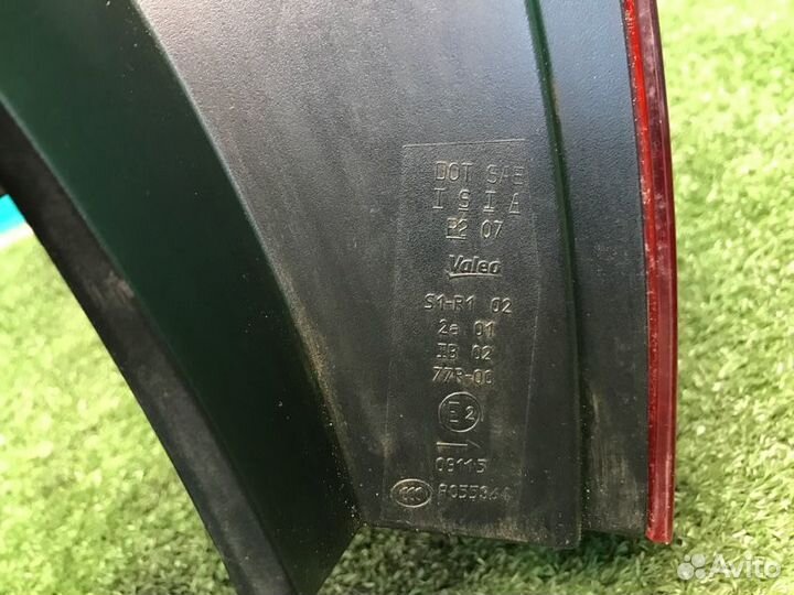 Фонарь наружный задний правый Volkswagen Touareg