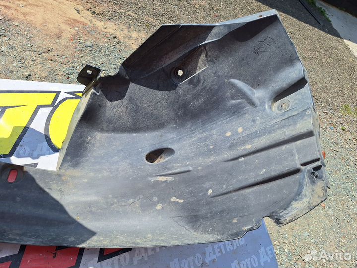 Подкрылок передний правый Renault Arkana Аркана